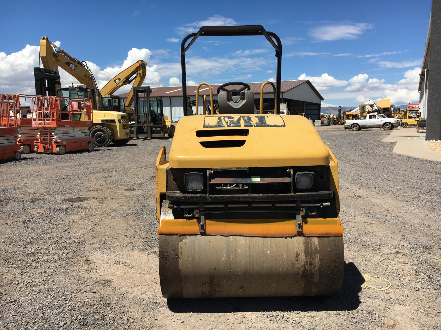 ./imagenes/INVOICE/2019/16623/COMPACTADOR CATERPILLAR CB-335E (19).JPG